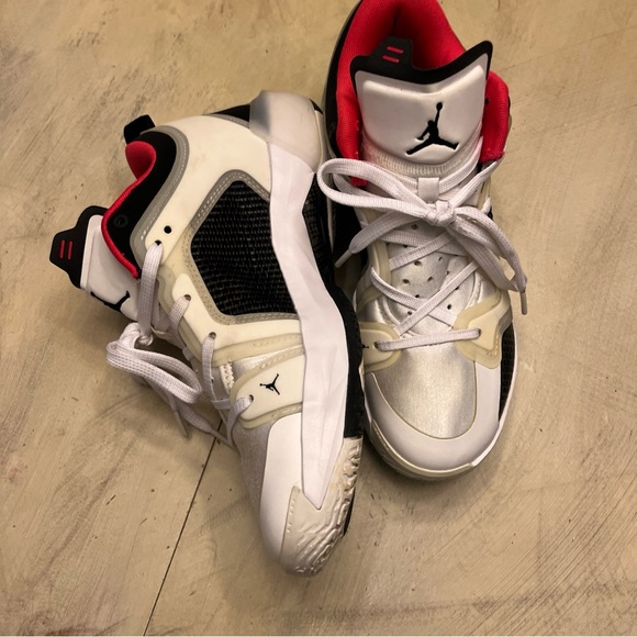 Air Jordan 37 Low Siren Red Low, Men’s Size 8 US - Picture 6 of 7